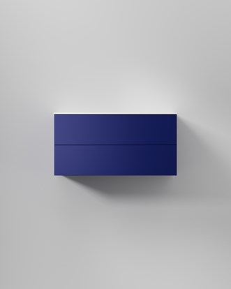 Servantskap i dyp blå farge – en av de trendy baderomsfargene i 2026.