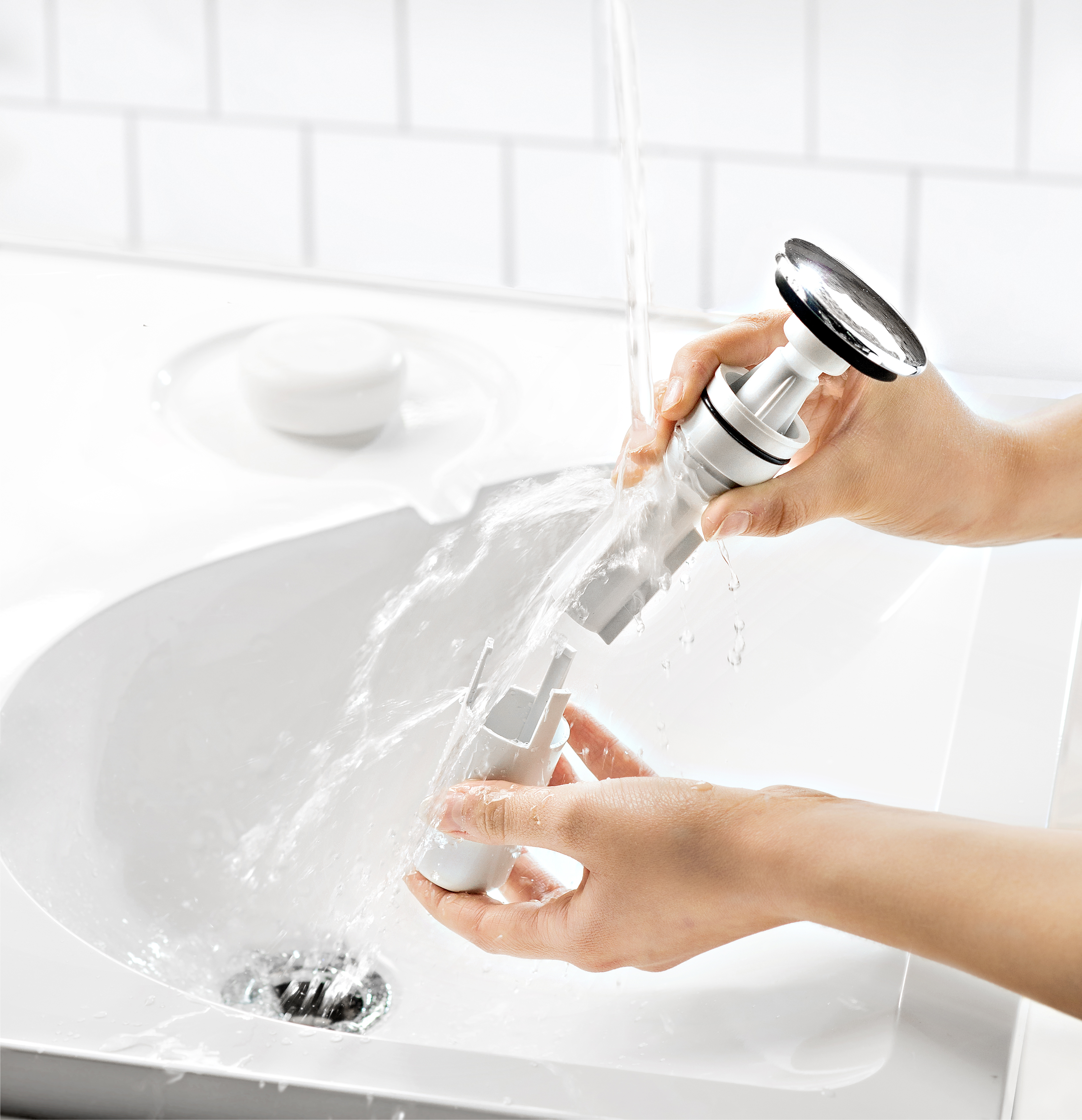 Vannlås Easy-Clean. Bare løft opp, skyll av og sett på igjen.
