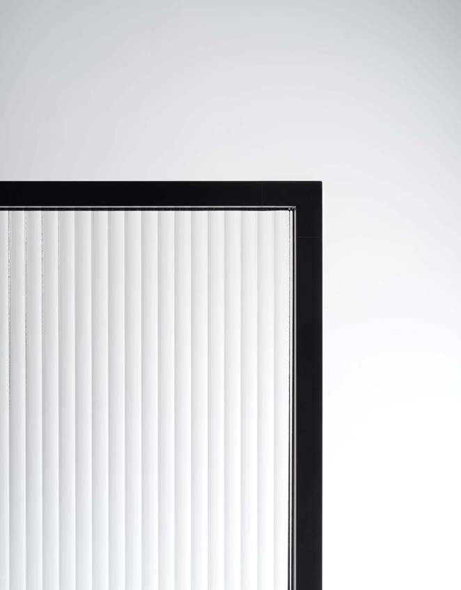 Dusjvegg EDGE i Onyx med glasset Sway.
