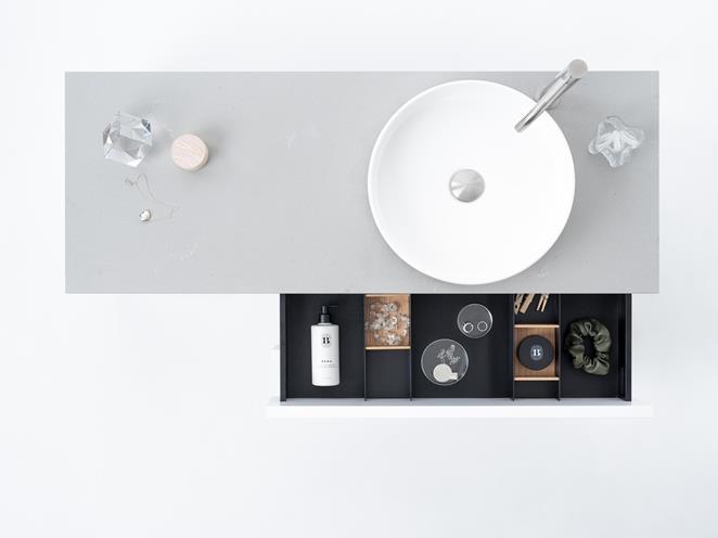 AIR Solid med benkeplate Raw Concrete.

