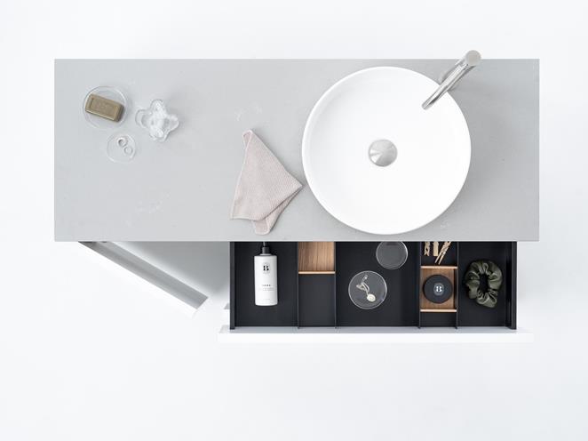 Air Solid med benkeplate Raw Concrete.
