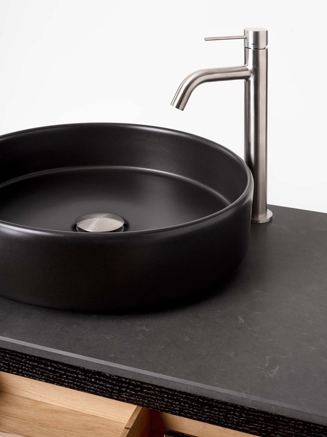 Servantbatteri Steel Voyage med Air Wood i Black Oak.
