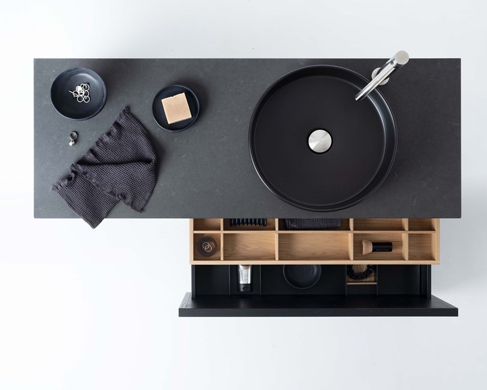 Air Wood 120 i Black Oak med benkeplate Raven.