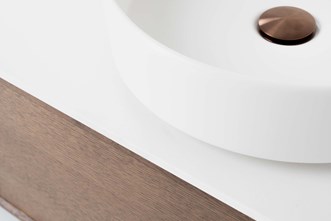 AIR Wood i Dark Oak sammen med Brushed Bronze.