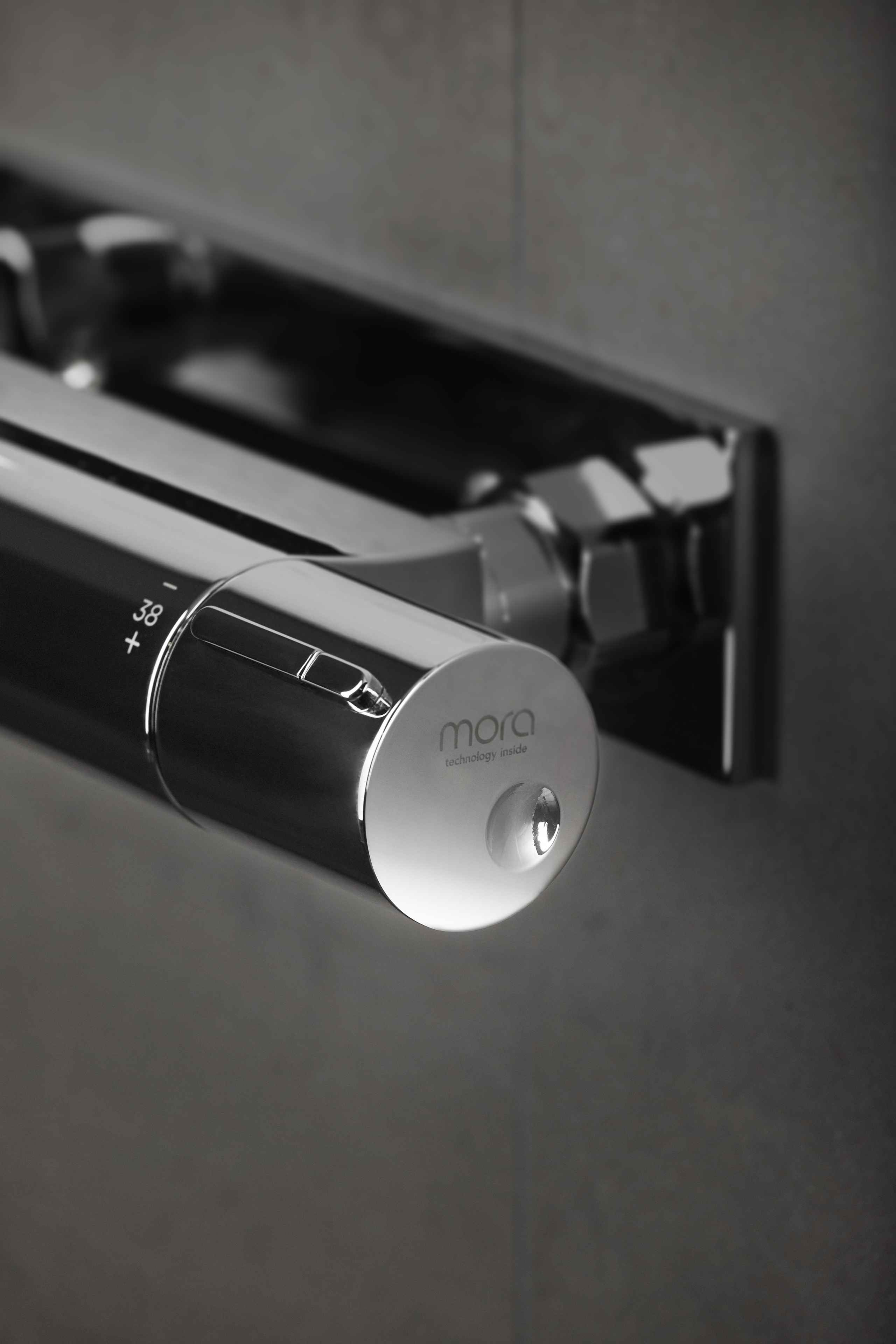 Safe Temp er en unik funksjon som garanterer helt jevn temperatur ved trykk- og temperaturvariasjoner i husets rørsystem. Risikoen for skålding uteblir.
