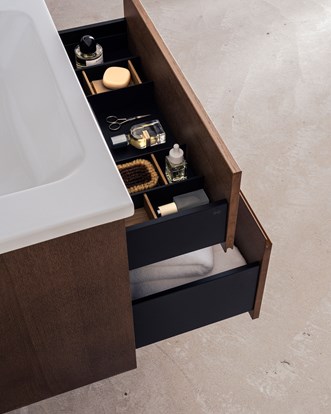 Servantskap Grand Grip 140 i Dark Oak.