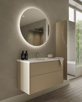 Grand Solid 100 i NCS S 4005-Y20R med speil Loox 90 og speiloppbevaring Twin.