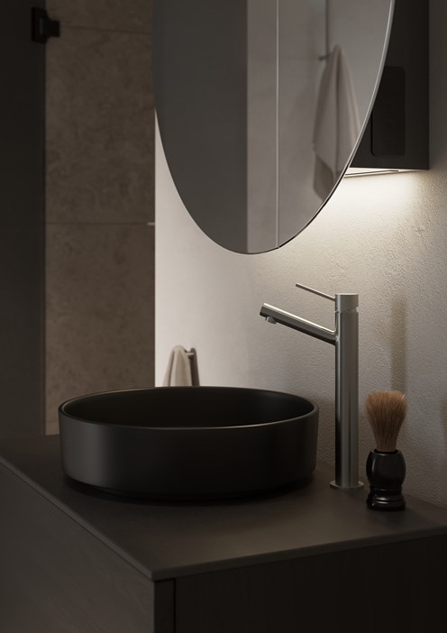 Steel Vector High Brushed Stainless