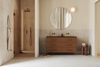 Stenvide Hay 60x60 med Terra Solid 140D i Dark Oak og dusjdør Arc 2 med detaljer i Brushed Bronze. 