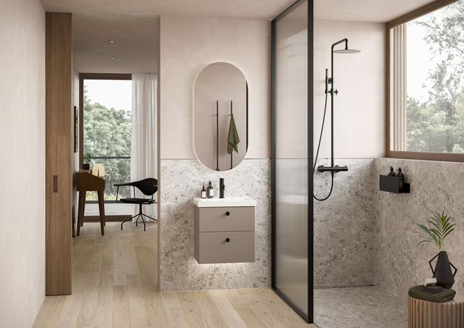 Viskan Solid 50 i Earth (NCS S 5005-Y20R) med speil Slot. Dusjvegg Edge 20 Plus med glasset Sway.